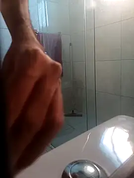 Snapshot of Joaozynx69 chatting on January 17, 5:11 am Joaozynx69 online show from January 17, 5:11 am