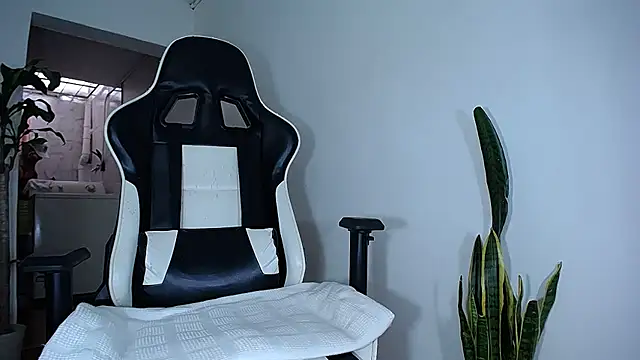 diamond black00 online show from March 14, 9:10 pm