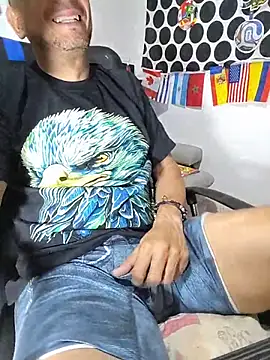 latinmartin73 online show from June 21, 3:45 am