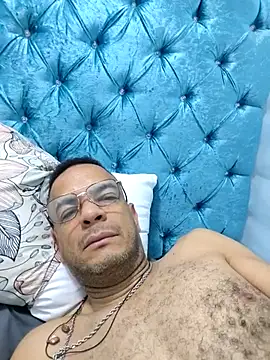 latinmartin73 online show from June 27, 11:13 am