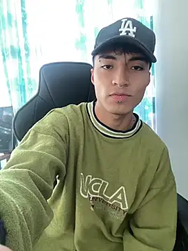 dylan fun18 online show from December 20, 12:05 pm