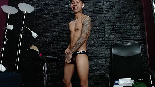 Bryansteban online show from February 1, 8:05 pm