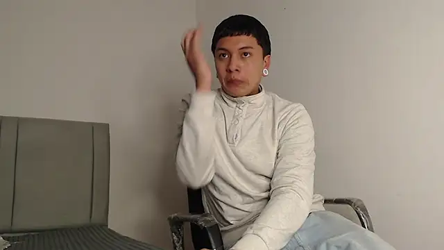 alex-lover online show from April 7, 3:28 am