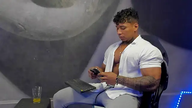 bradley smith online show from December 16, 3:51 am