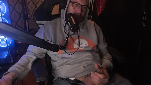 chicostick413 online show from April 17, 2:47 am