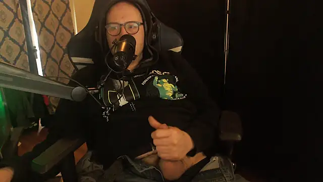 chicostick413 online show from February 6, 1:41 pm