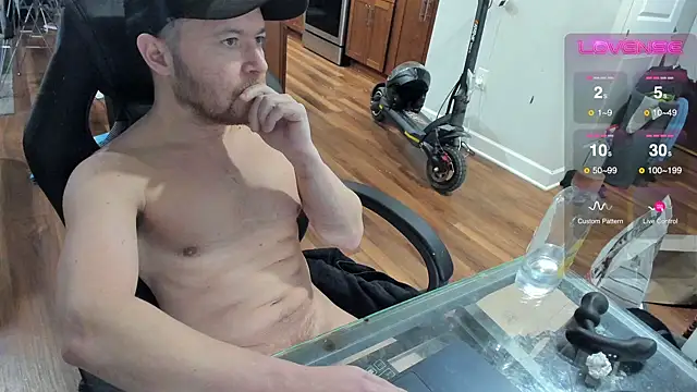 Snapshot of aaron_s_x chatting on February 23, 1:42 am aaron s x online show from February 23, 1:42 am