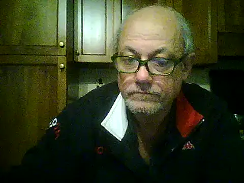 Snapshot of gianbragallini chatting on December 19, 11:57 pm gianbragallini online show from December 19, 11:57 pm