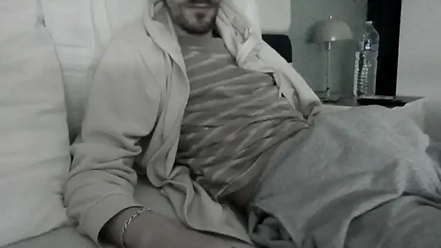 passif520 online show from March 13, 2:03 pm