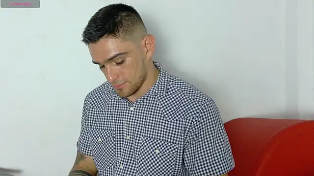 Sexy Alejandro  online show from January 9, 6:35 pm