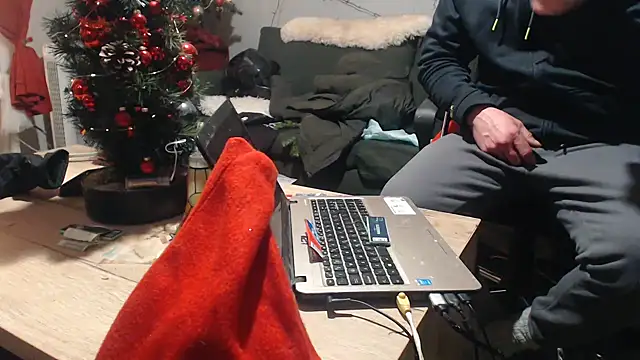 mikeythebestsucker online show from December 24, 8:00 am