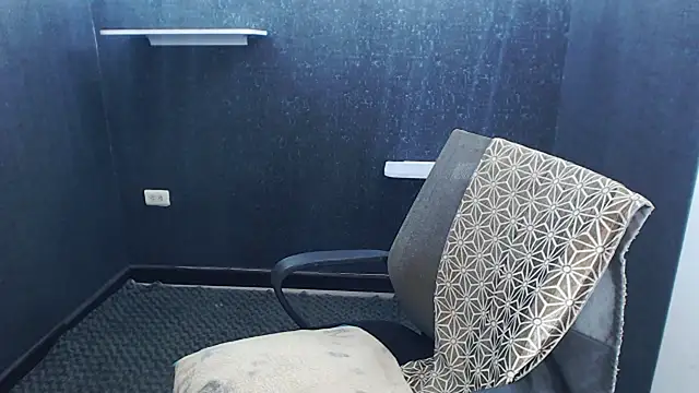 Kerverr  online show from December 5, 7:54 pm