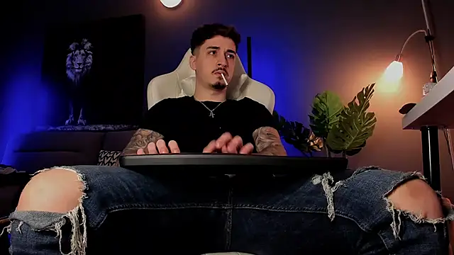 uptomatty online show from April 1, 7:32 am