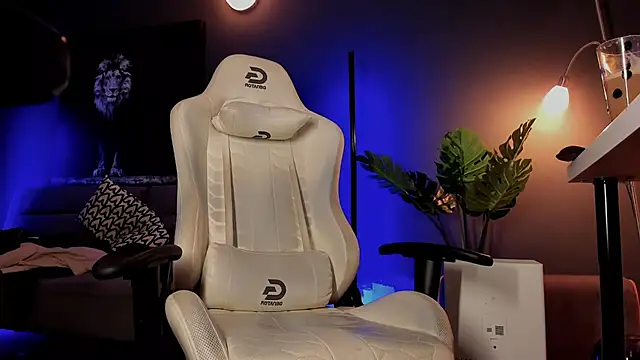 uptomatty online show from March 27, 8:26 am