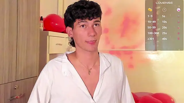 Snapshot of Alexx_tc chatting on February 14, 10:15 pm Alexx tc online show from February 14, 10:15 pm