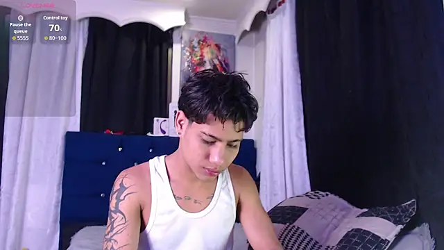 Sexys Boys Hot1 online show from December 20, 2:51 am