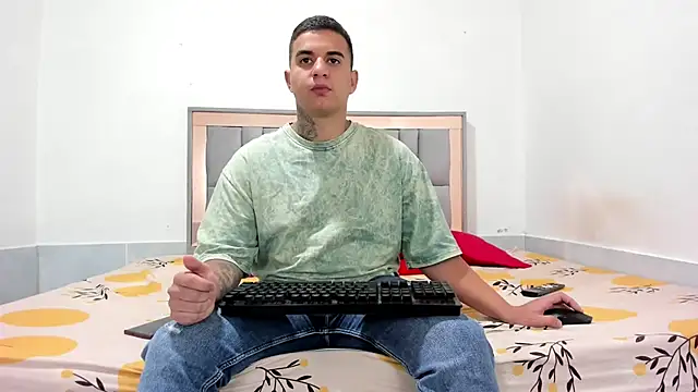 simookeler online show from November 22, 9:58 pm