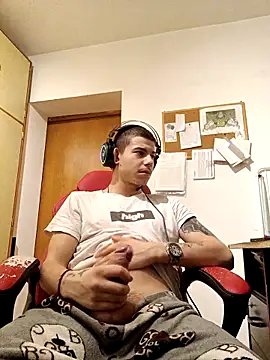 BigDickEnrg7195 online show from February 18, 9:42 pm