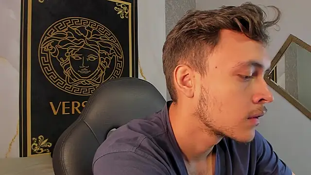 Desmon Clark online show from December 20, 2:27 pm