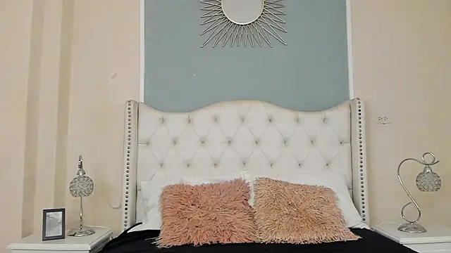 Snapshot of Ambar_Collingg chatting on February 20, 2:13 pm Ambar Collingg online show from February 20, 2:13 pm