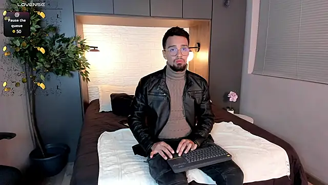 Edward max online show from December 5, 3:37 am