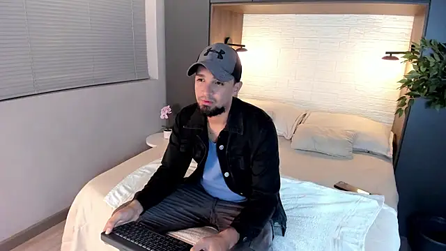 Edward max online show from December 14, 4:23 am