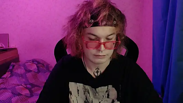 Snapshot of Steve_Mi chatting on October 31, 5:38 pm Steve Mi online show from October 31, 5:38 pm