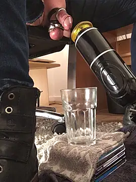 Snapshot of Inseminator69 chatting on October 8, 5:23 am Inseminator69 online show from October 8, 5:23 am