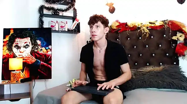 Snapshot of flowers18 chatting on December 7, 8:27 pm flowers18 online show from December 7, 8:27 pm