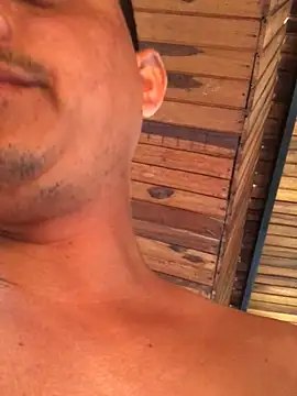 isacalejandroo online show from January 3, 6:03 pm