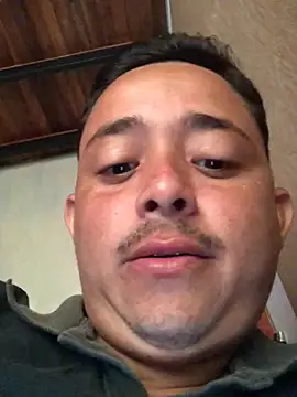 isacalejandroo online show from February 22, 2:06 pm