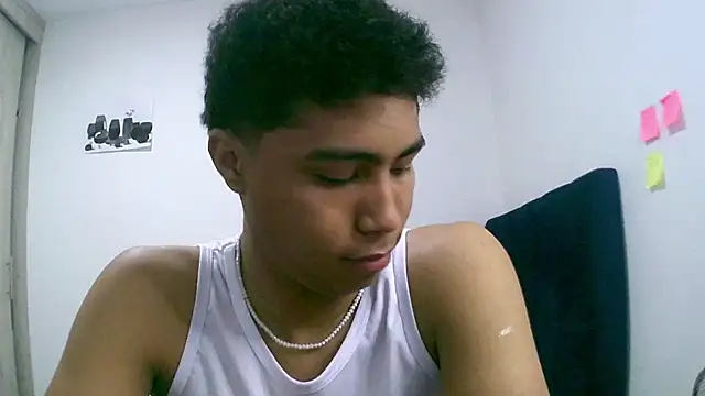 sexy diamante  online show from February 21, 1:28 am