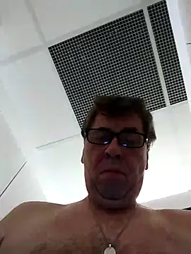 Snapshot of Lisak951 chatting on September 10, 7:51 am Lisak951 online show from September 10, 7:51 am