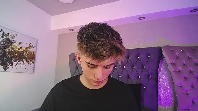 Snapshot of MrWilliseo chatting on September 24, 2:11 am MrWilliseo online show from September 24, 2:11 am