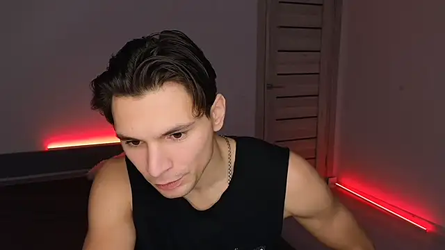 denlover1 online show from February 7, 8:32 am