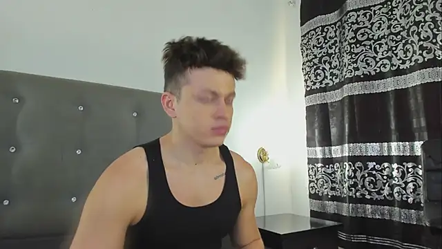 Angel Cuervo online show from December 26, 8:00 pm