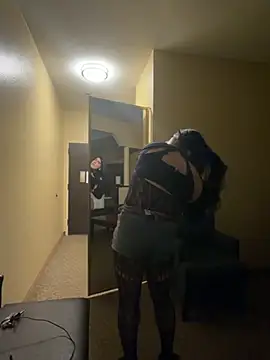 Youcunn online show from November 11, 5:01 am