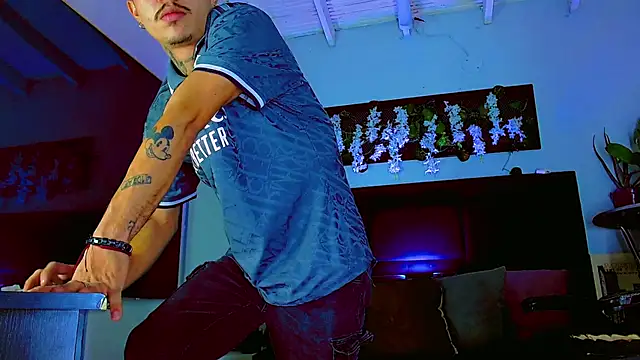 HannibalLester online show from February 22, 7:21 am