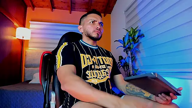 maximusclark1 online show from February 25, 1:17 am