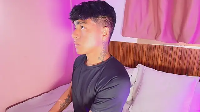 kiing azahell online show from March 28, 9:37 pm