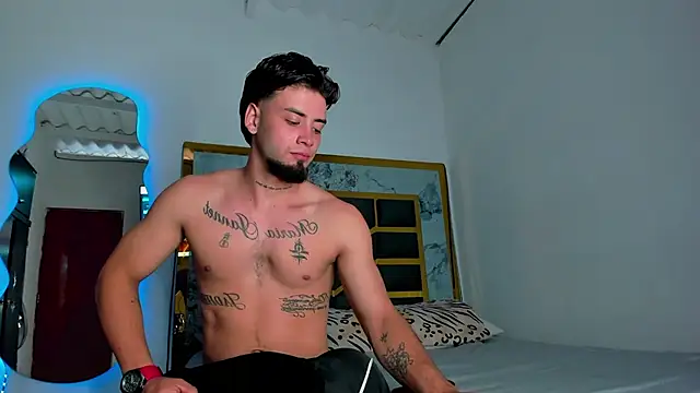 MattDevon online show from October 25, 9:38 pm