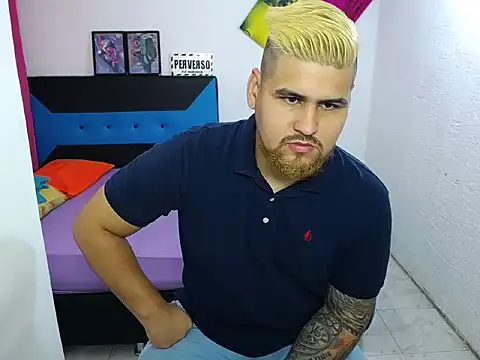 pitbullveryhot online show from December 4, 2:04 pm