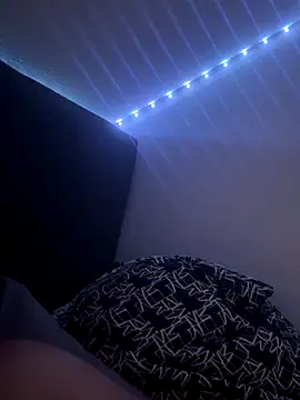 HornyTeenBoy62 online show from November 2, 3:11 am