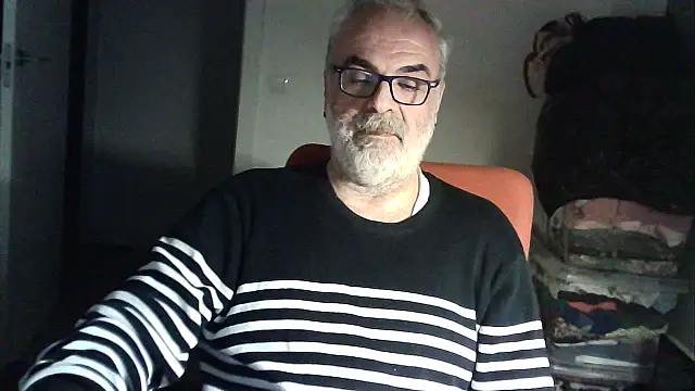 Snapshot of Satiro_Sevilla chatting on January 18, 7:37 pm Satiro Sevilla online show from January 18, 7:37 pm