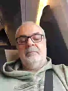 Snapshot of Satiro_Sevilla chatting on March 17, 9:33 am Satiro Sevilla online show from March 17, 9:33 am