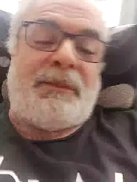 Snapshot of Satiro_Sevilla chatting on February 11, 3:18 pm Satiro Sevilla online show from February 11, 3:18 pm