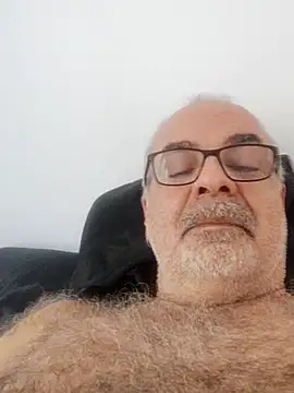 Snapshot of Satiro_Sevilla chatting on October 1, 4:11 pm Satiro Sevilla online show from October 1, 4:11 pm