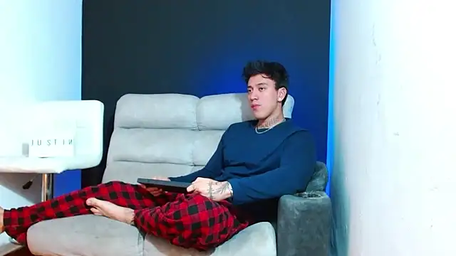 JUSTIN FULLER1 online show from February 17, 6:45 am