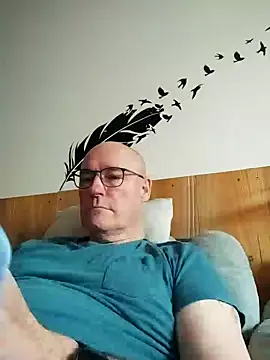 bogland33 online show from April 20, 6:21 pm