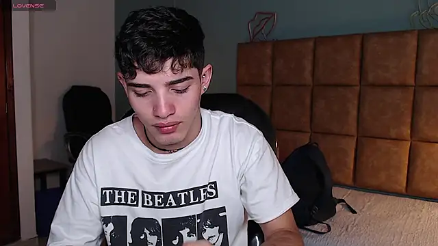 AlejooTwink online show from February 3, 7:10 pm